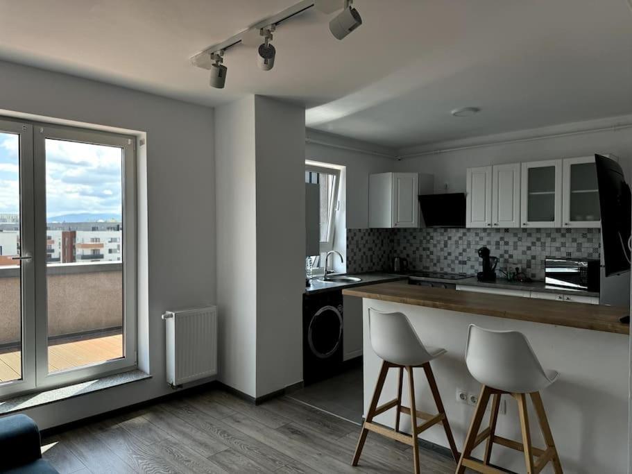 Seville Studio Cu Terasa & Vedere La Munte Brasov Ngoại thất bức ảnh